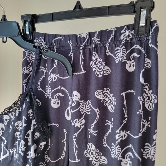 SHEIN Tim Burton's Corpse Bride Small Tank Top & Flare Pants 2 Peice Set - Picture 4 of 7